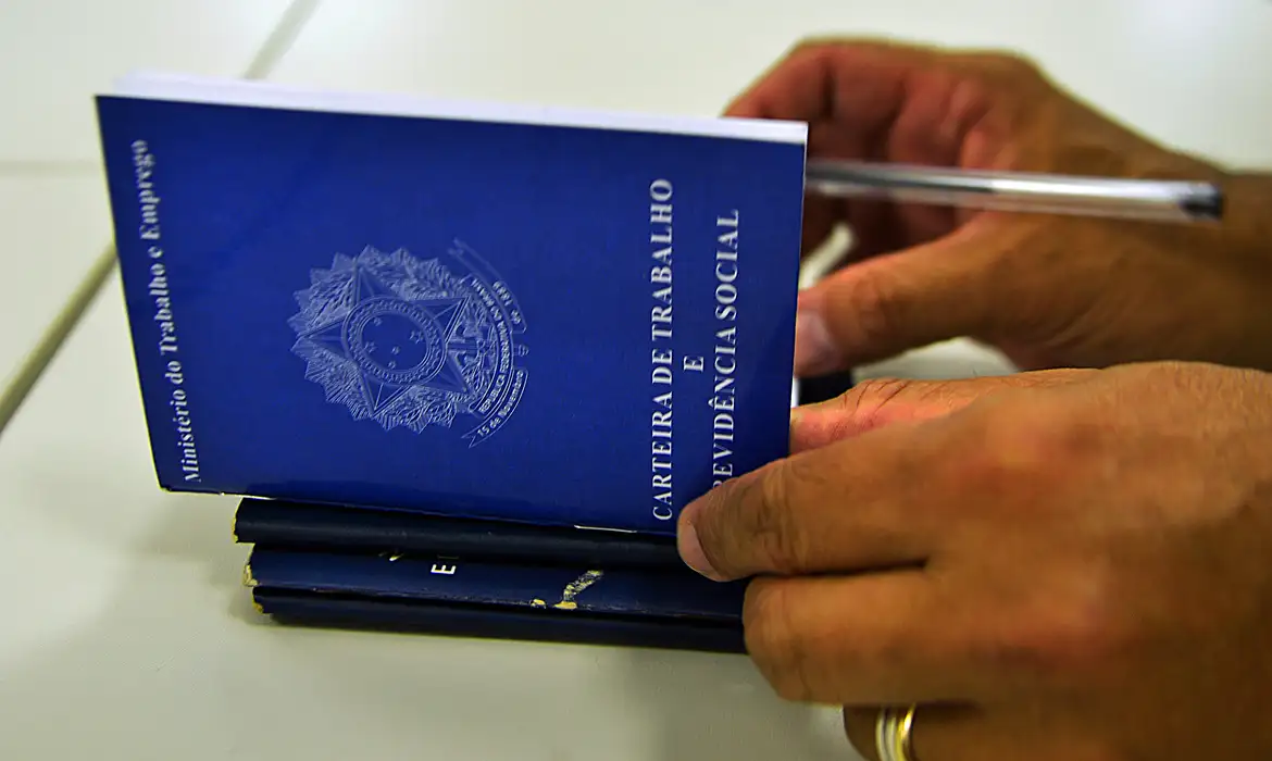 No momento, você está visualizando Brasil fecha o mês de junho com saldo positivo de 145.161 empregos